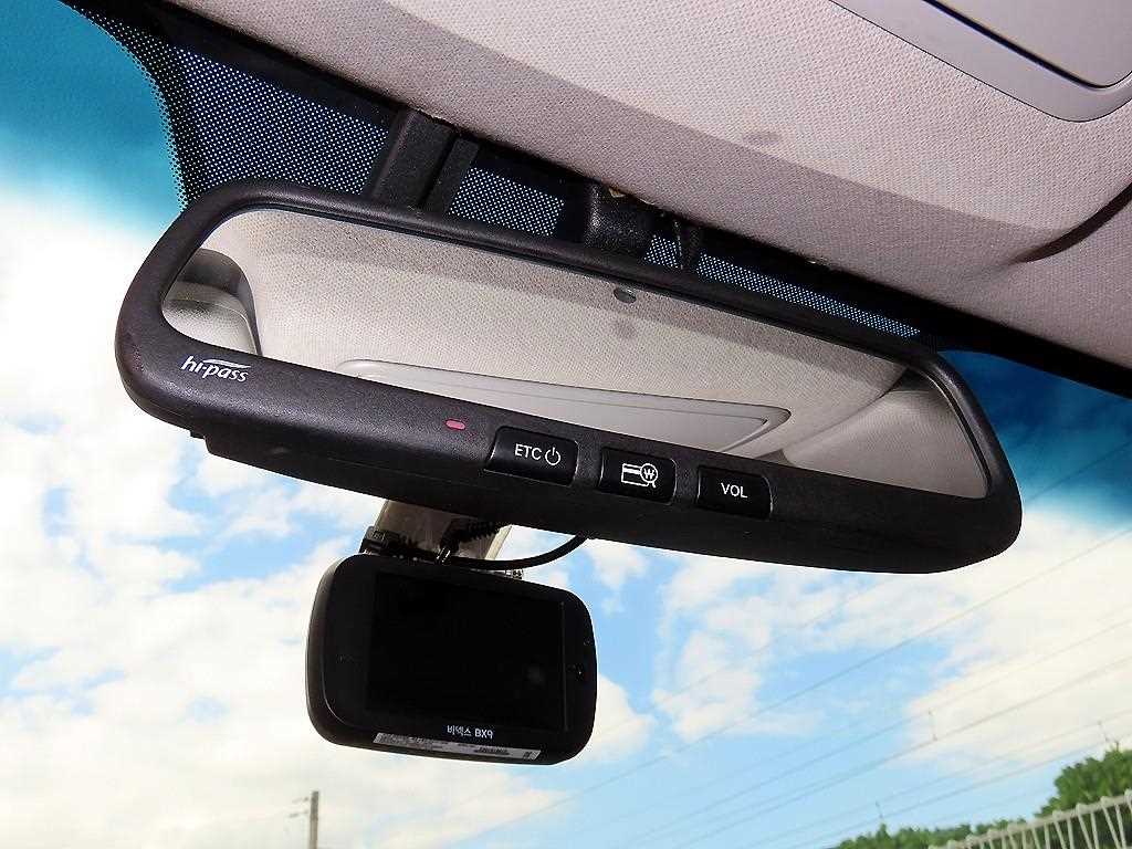 Hyundai Avante — photo 16