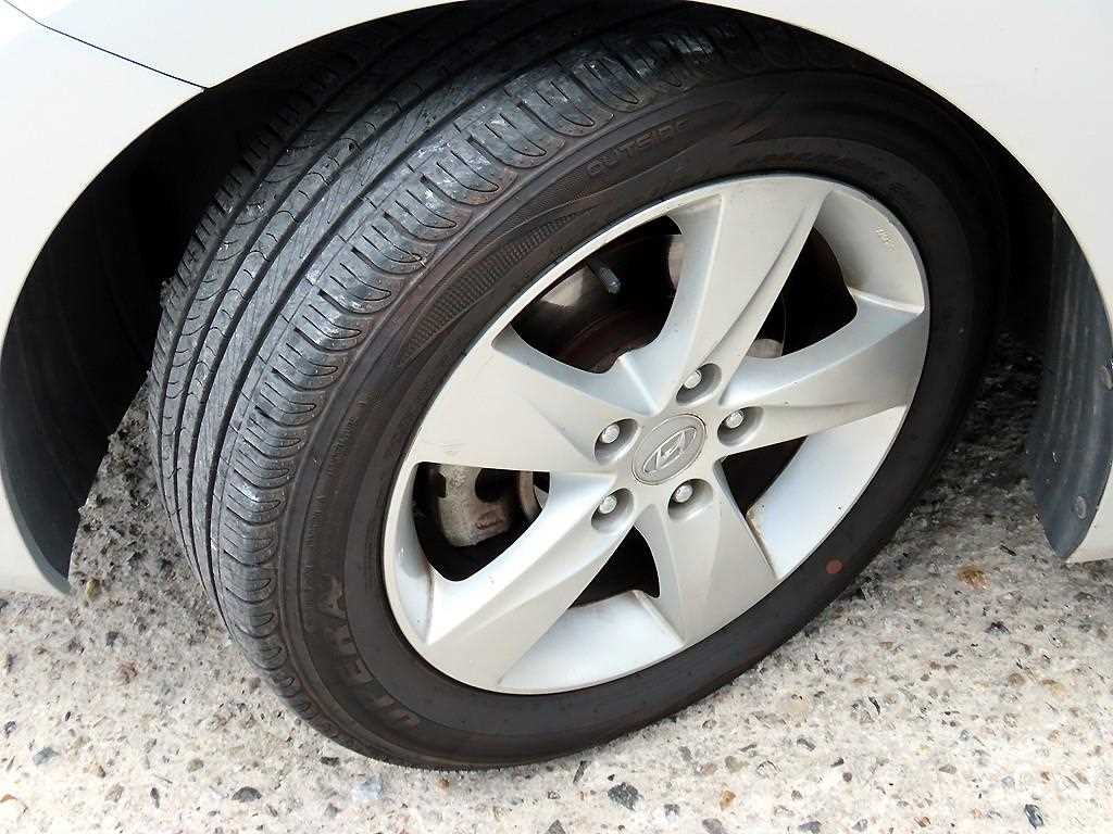 Hyundai Avante — photo 18