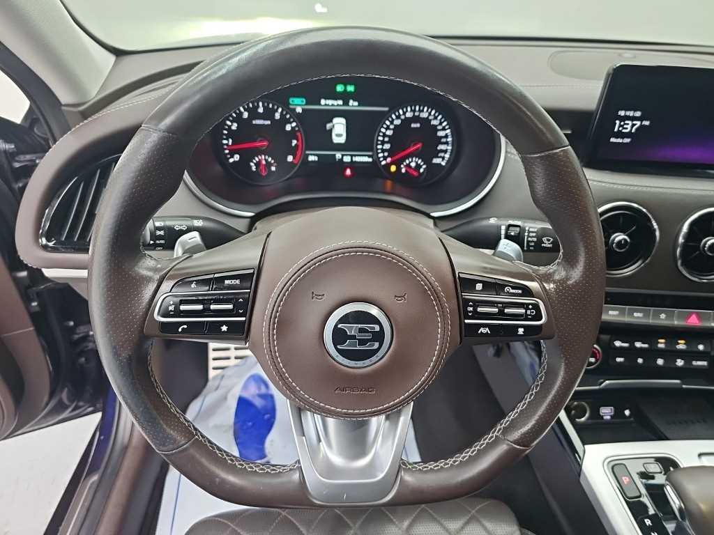 Kia Stinger — photo 09