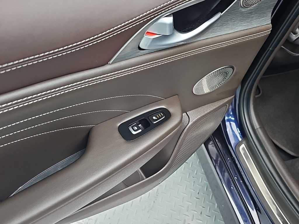 Kia Stinger — photo 13