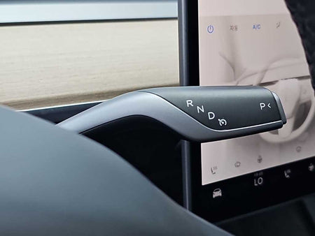 Tesla Model 3 — photo 08
