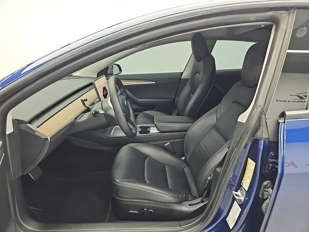 Tesla Model 3 — photo 11