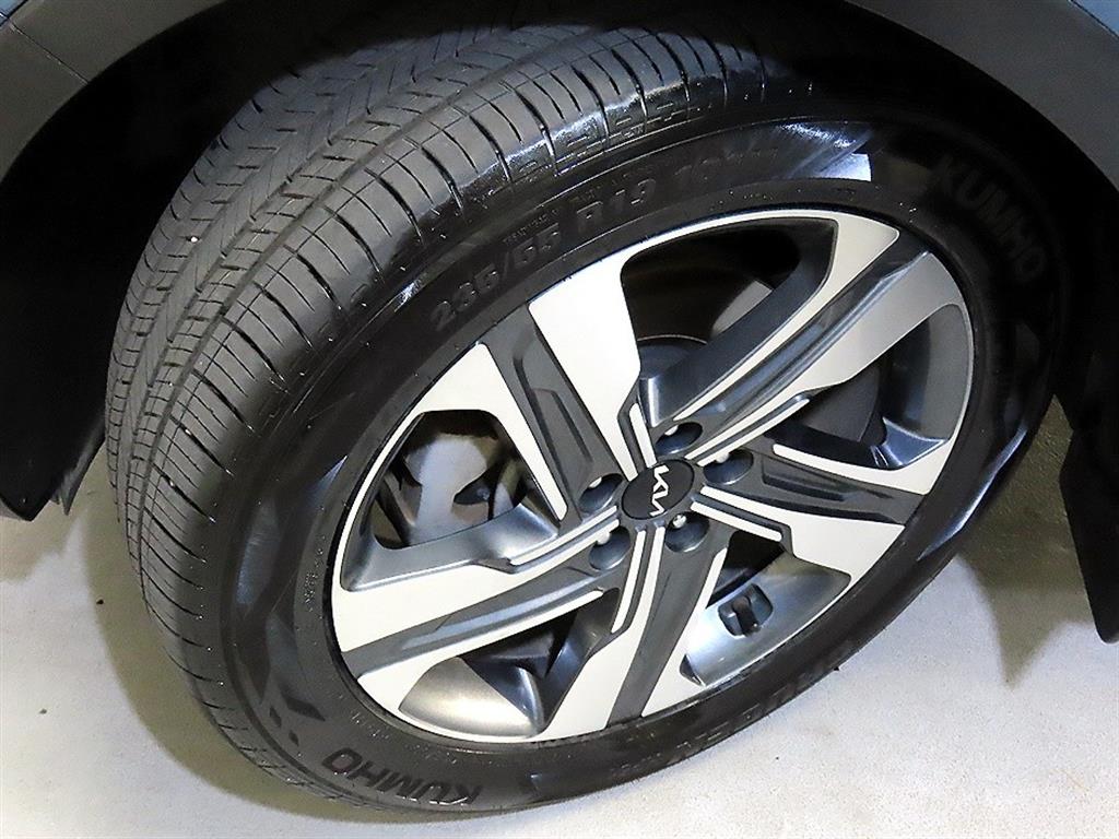Kia Sorento — photo 20