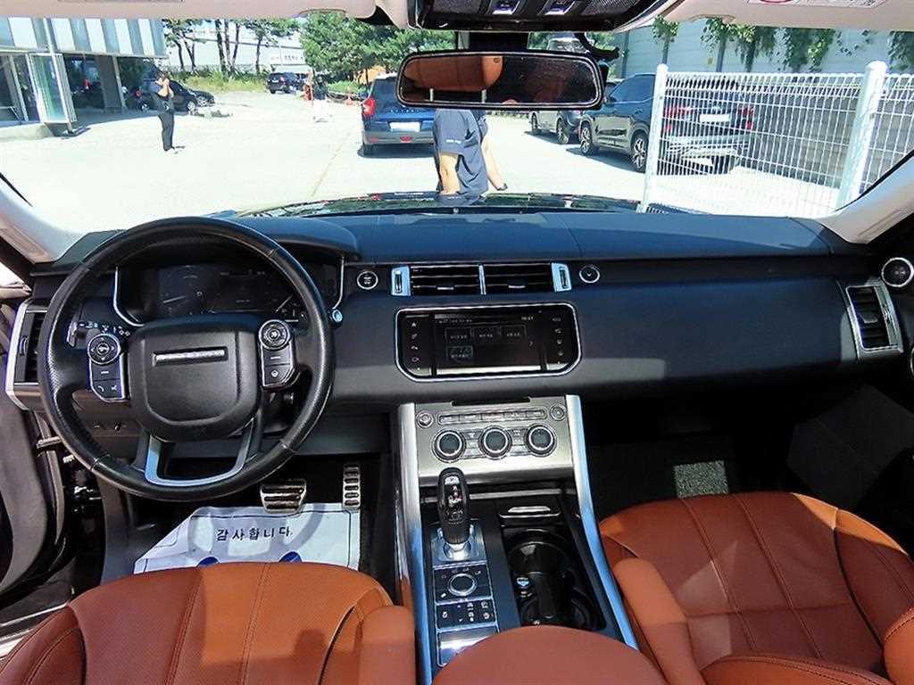 Land Rover Range Rover Sport — photo 08