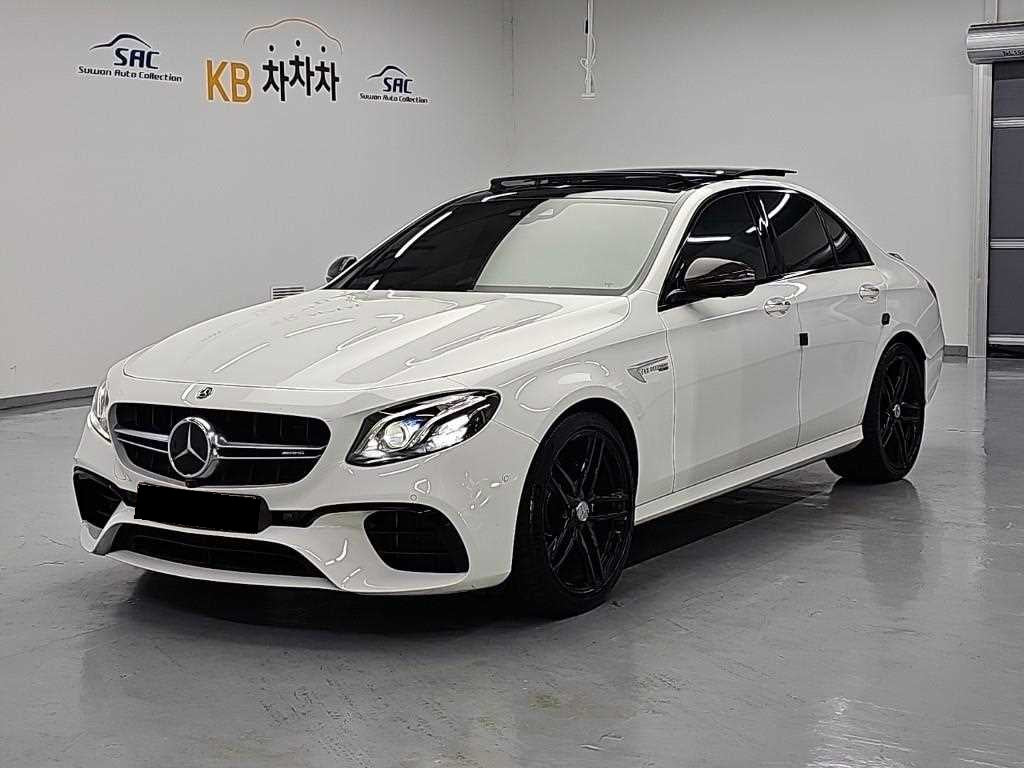 Mercedes-Benz E-Class — photo 01