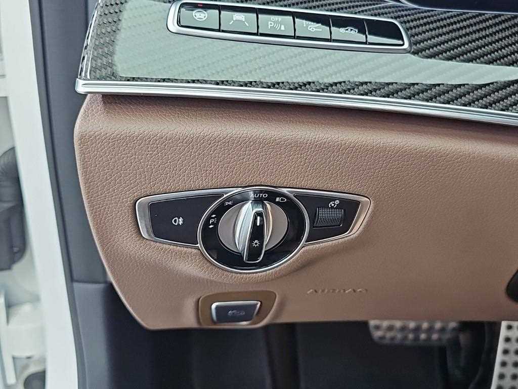 Mercedes-Benz E-Class — photo 13