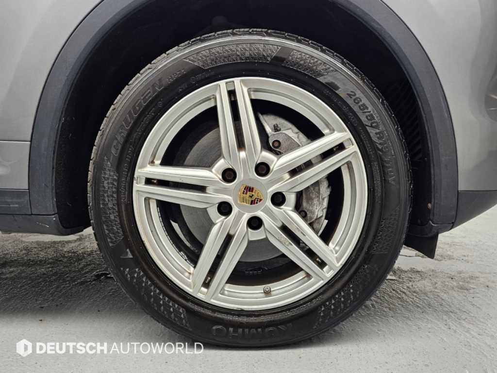 Porsche Cayenne — photo 05