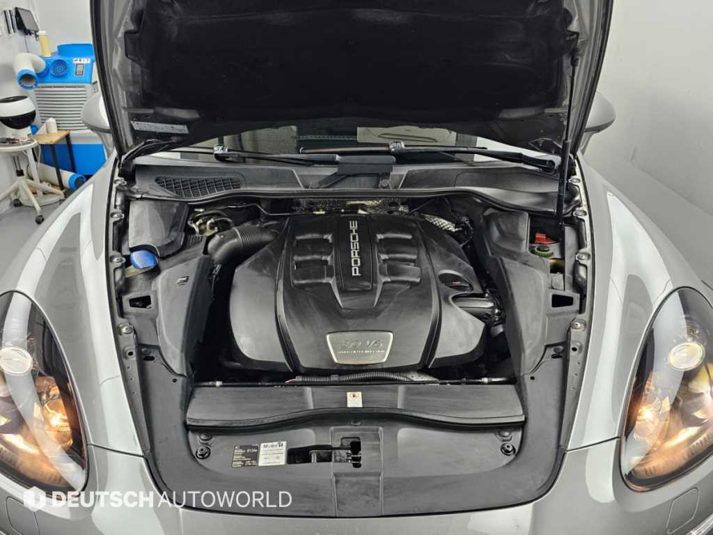 Porsche Cayenne — photo 06