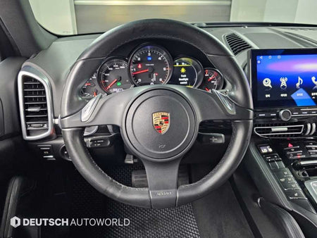 Porsche Cayenne — photo 13