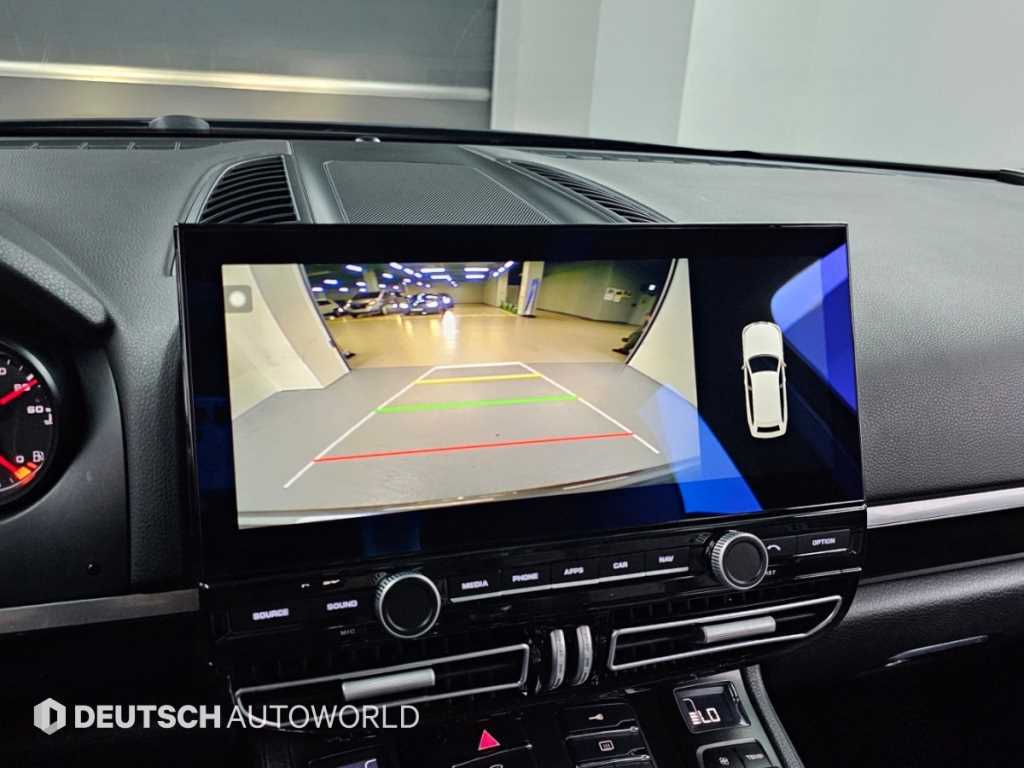 Porsche Cayenne — photo 15