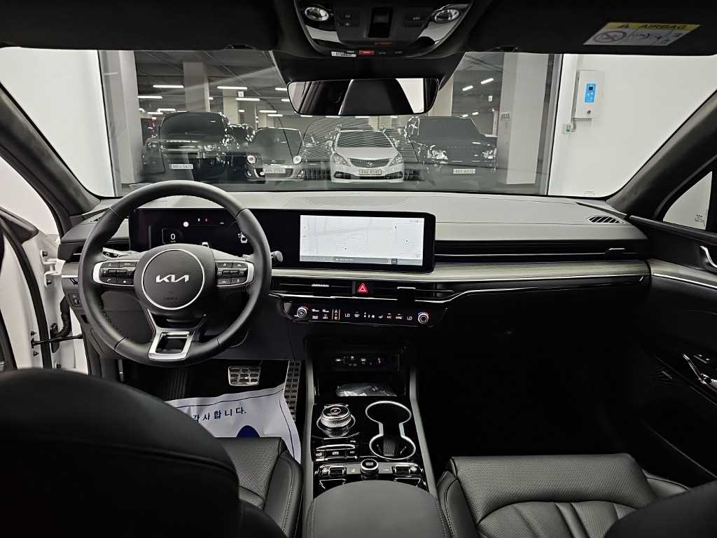 Kia K5 — photo 07