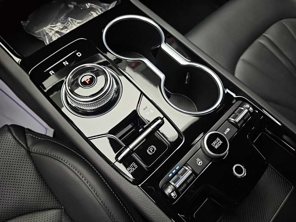 Kia K5 — photo 08