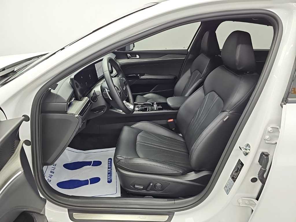 Kia K5 — photo 11