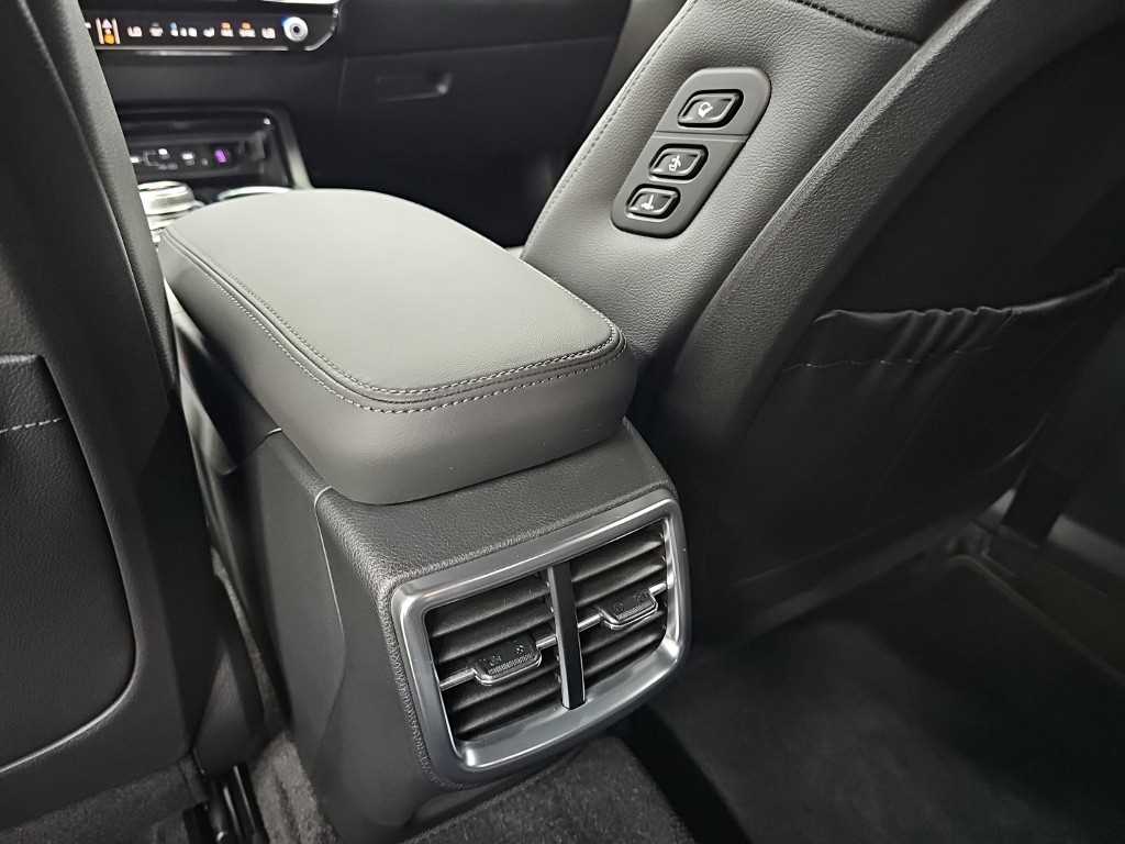 Kia K5 — photo 14