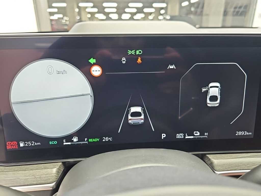 Kia K5 — photo 06