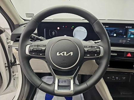 Kia K5 — photo 09