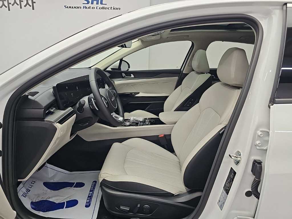 Kia K5 — photo 11