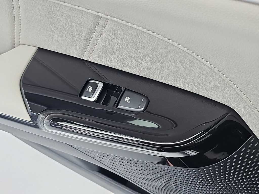 Kia K5 — photo 14