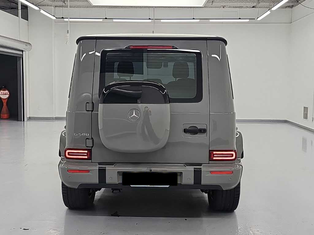 Mercedes-Benz G-Class — photo 02