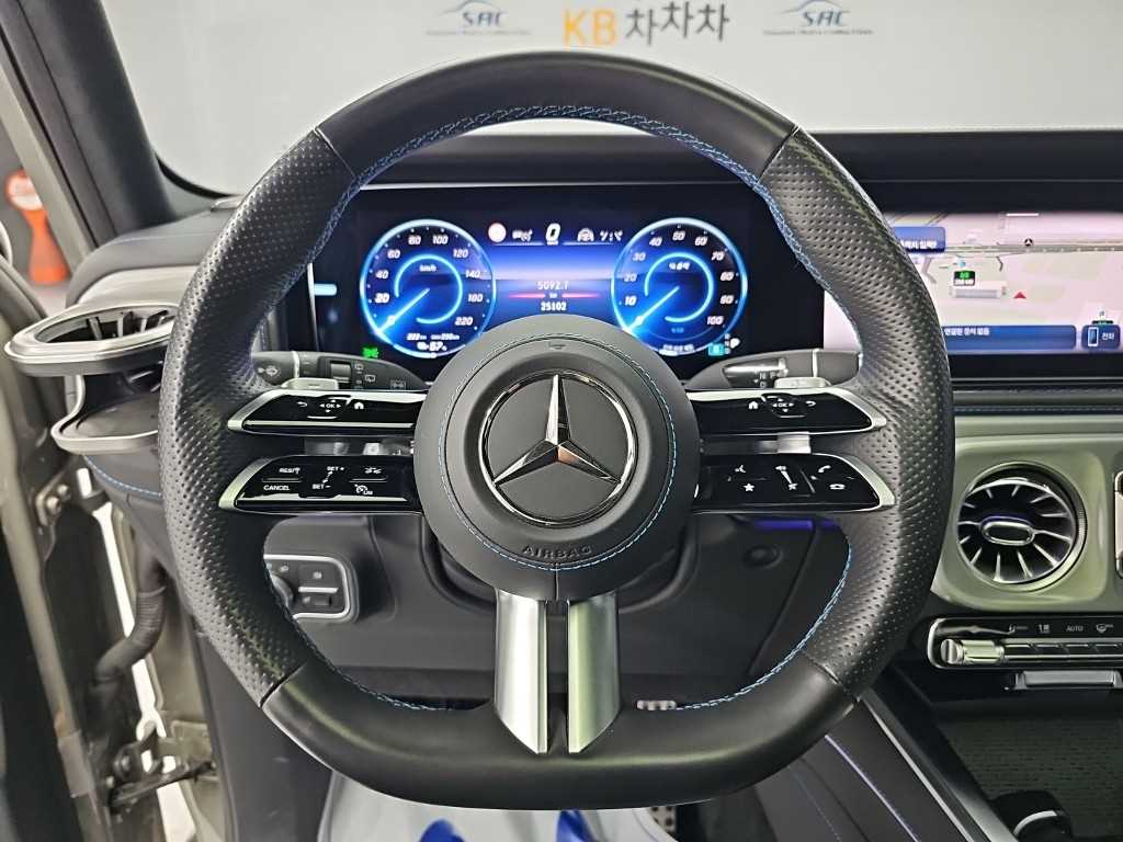 Mercedes-Benz G-Class — photo 09