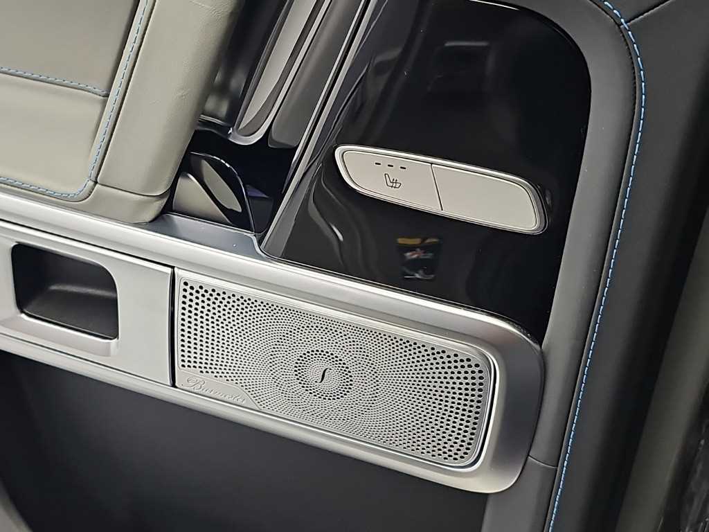Mercedes-Benz G-Class — photo 14