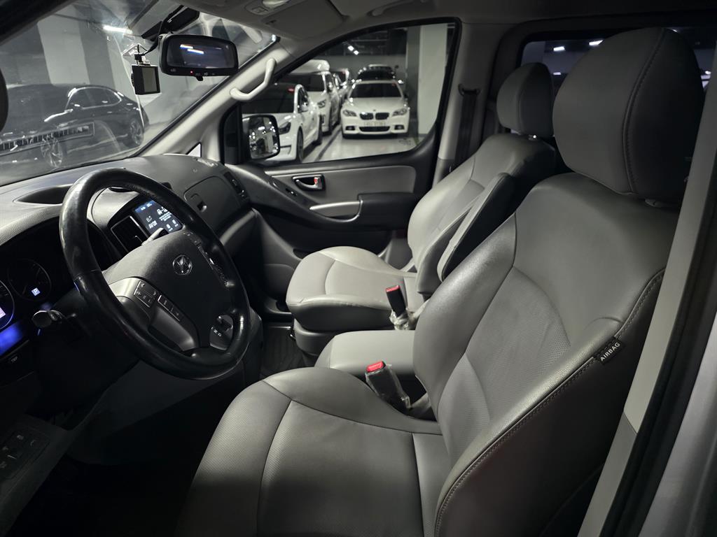 Hyundai Starex — photo 08