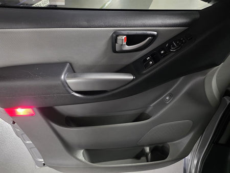 Hyundai Starex — photo 10