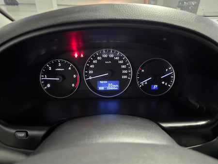 Hyundai Starex — photo 13