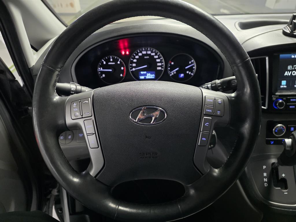Hyundai Starex — photo 14