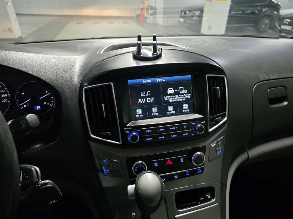 Hyundai Starex — photo 15