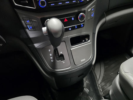 Hyundai Starex — photo 17