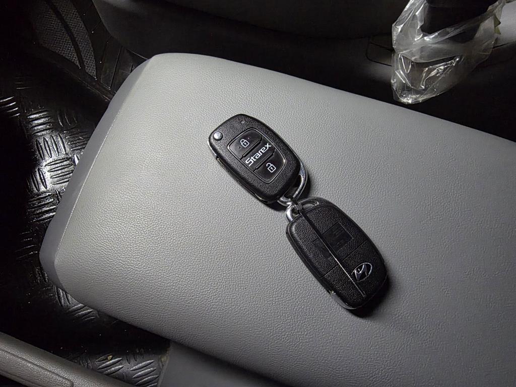 Hyundai Starex — photo 19