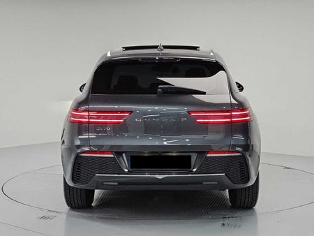 Genesis GV70 — photo 03