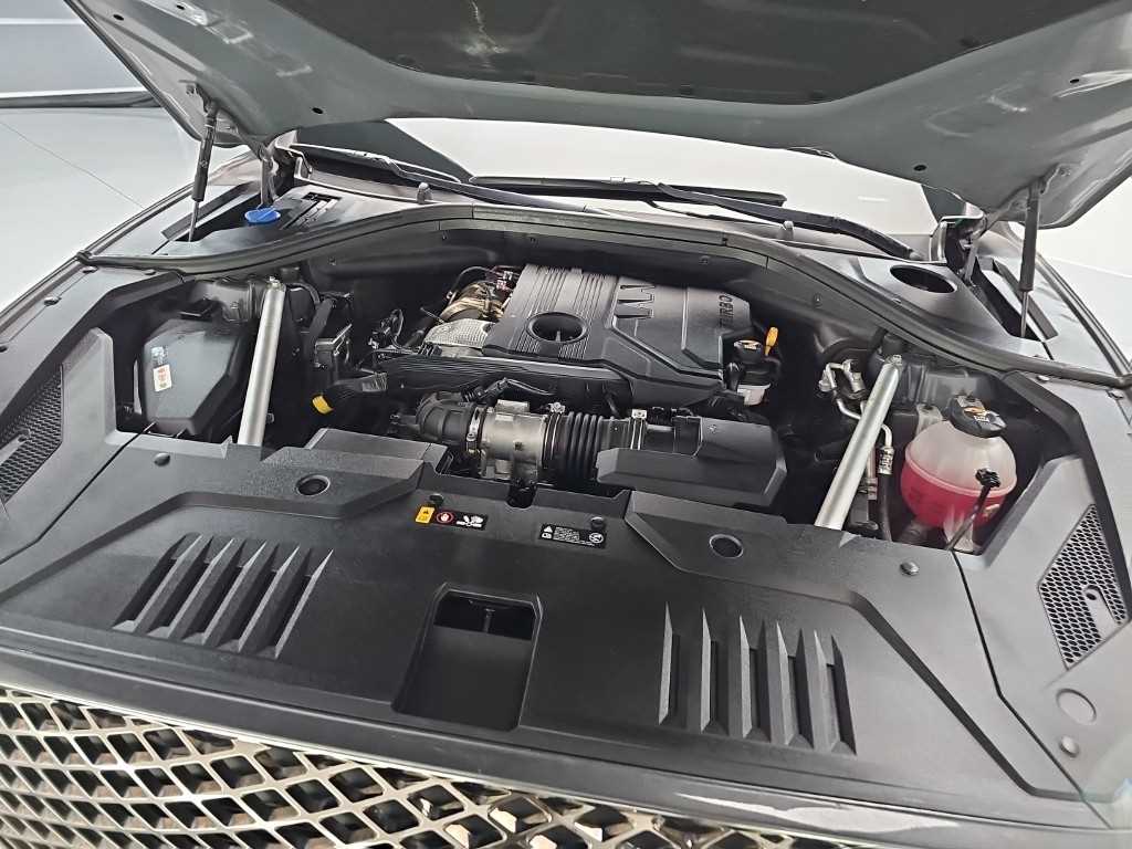 Genesis GV70 — photo 05