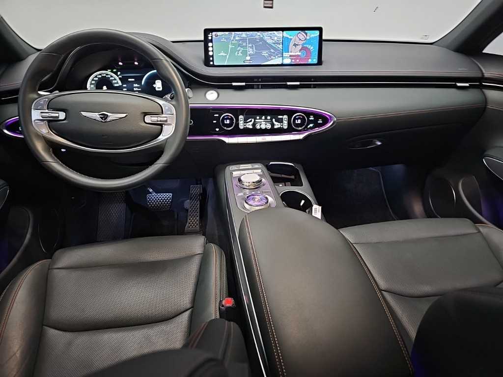 Genesis GV70 — photo 07