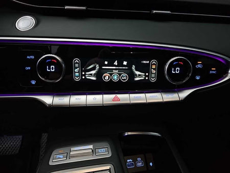 Genesis GV70 — photo 10