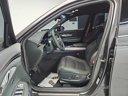 Genesis GV70 — photo 11