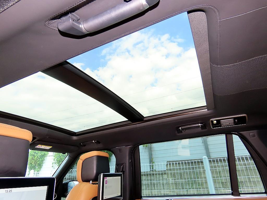 Land Rover Range Rover — photo 13