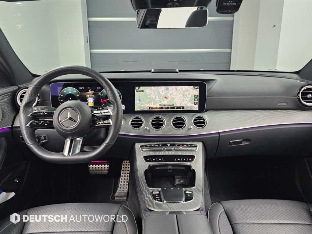 Mercedes-Benz E-Class — photo 07