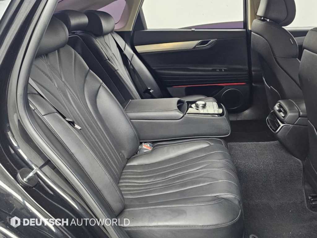 Genesis G80 — photo 12