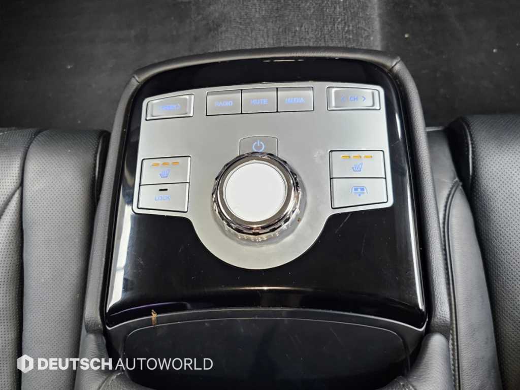 Genesis G80 — photo 16