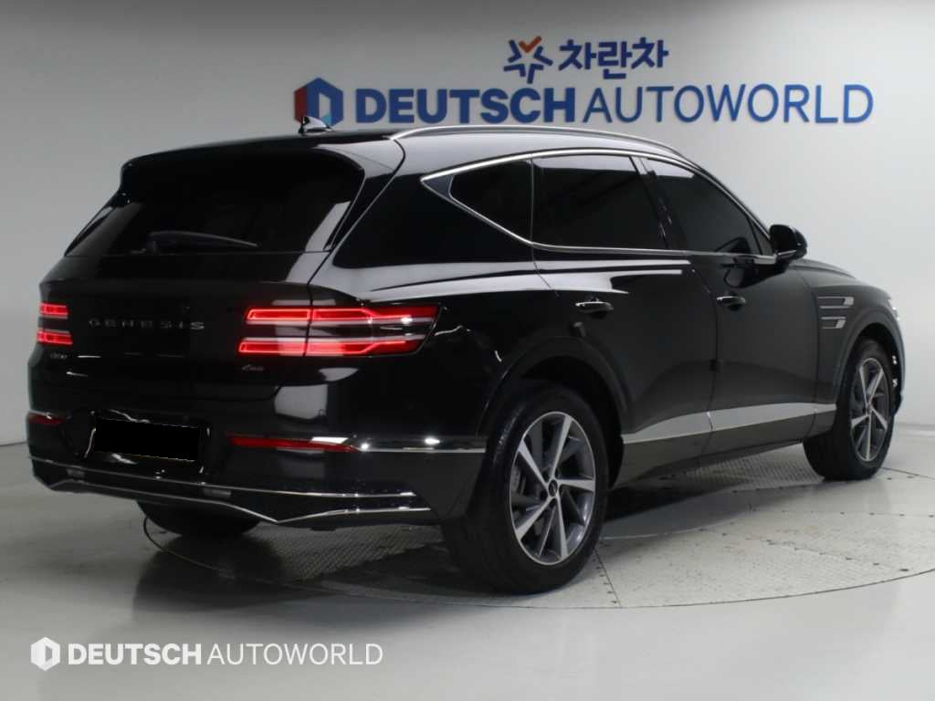 Genesis GV80 — photo 02