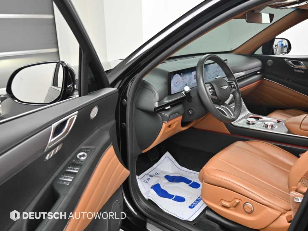 Genesis GV80 — photo 11