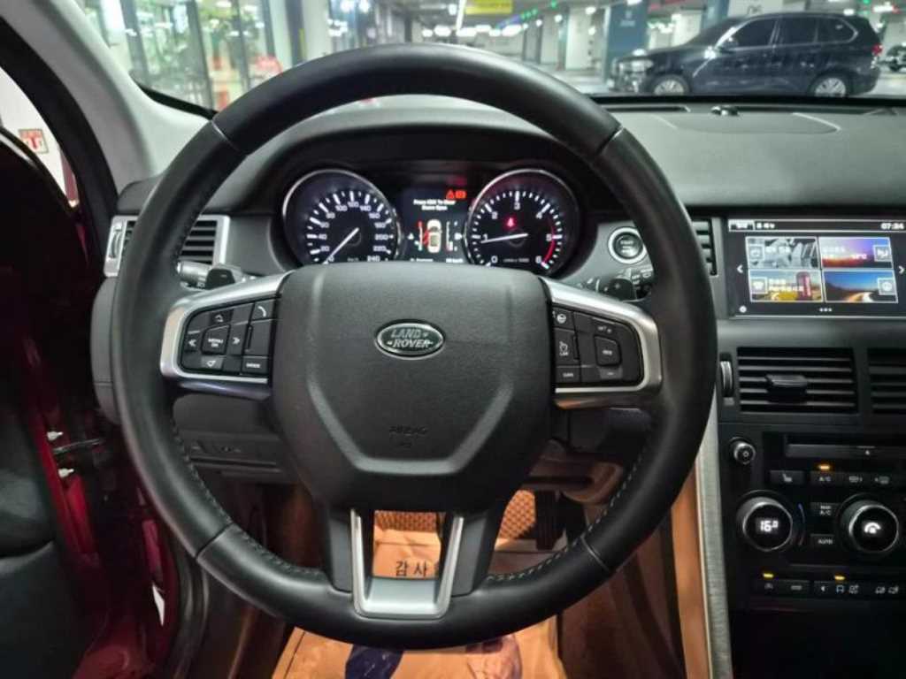 Land Rover Discovery Sport — photo 08