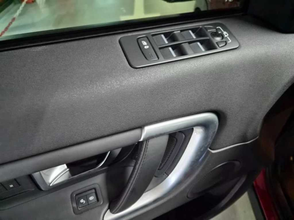 Land Rover Discovery Sport — photo 12
