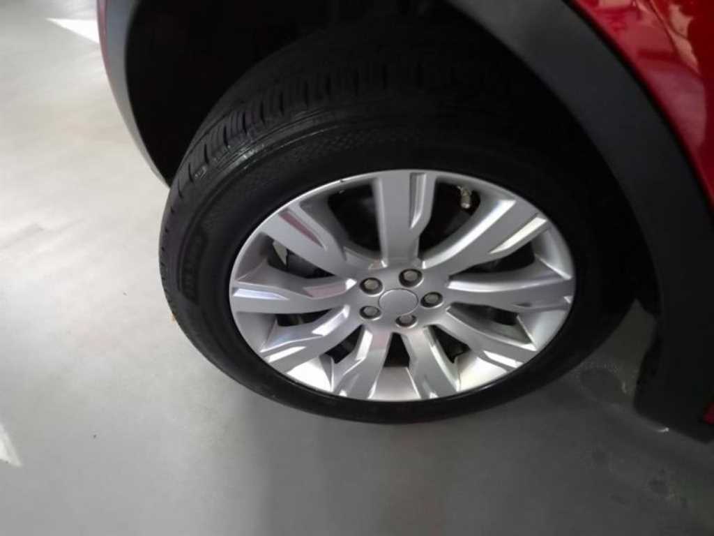Land Rover Discovery Sport — photo 20