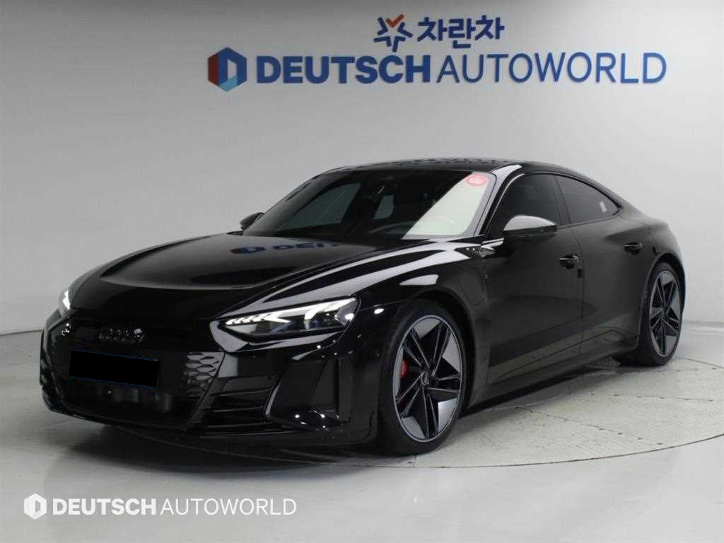 Audi RS e-tron GT — photo 01