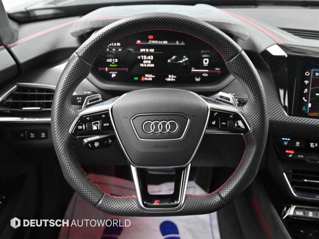 Audi RS e-tron GT — photo 10
