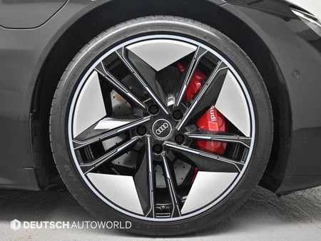 Audi RS e-tron GT — photo 20