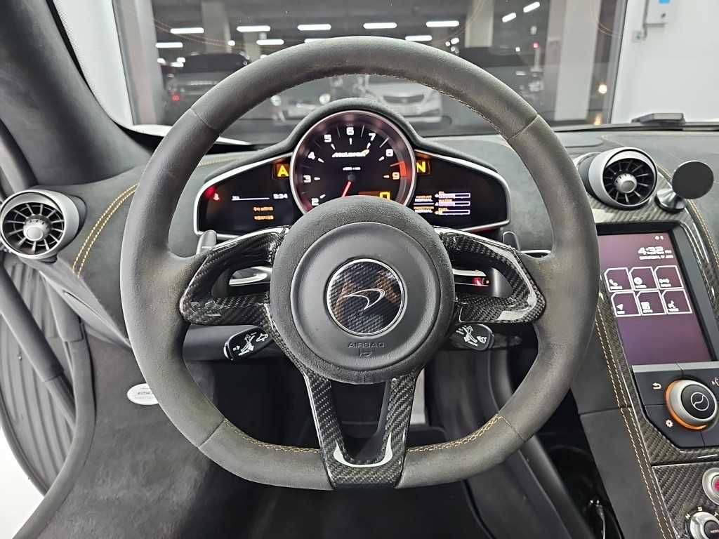 Mclaren 650S — photo 09